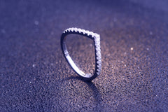 S925 Silver Women's Simple Fashion V-shaped Ring - Riva's Treasure 